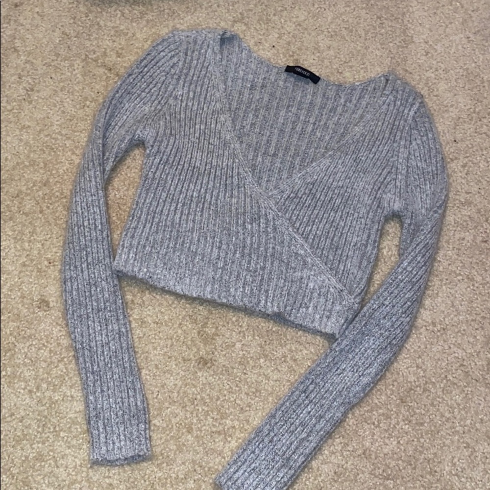 Sweater low cut crop